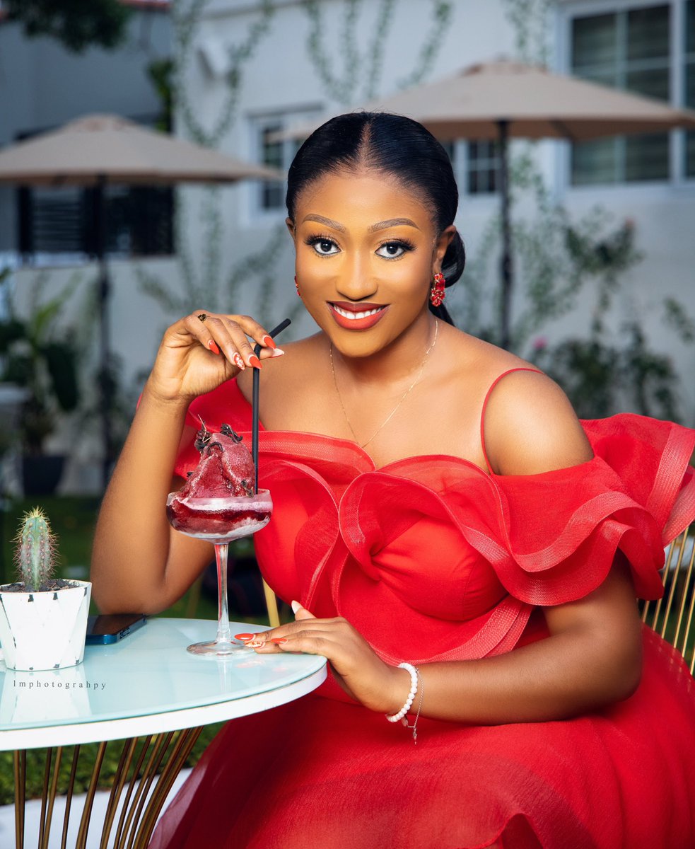 Anita__Akuffo's tweet photo. Let me buy you a drink🥰🍹 https://t.co/pCWBOGDSad