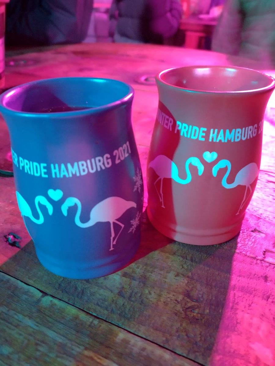 BiFriendsHH's tweet photo. Winter Pride 2021: 2G (für Ausschenkende 2G+) - Am 29.12.21 war viel los! Wir kamen gar nicht zum Klönen. Dennoch schöne Bi+Präsenz.

@bipluspride @Hamburg_Pride

#winterpride #hamburgpride #bisexuell #biplus #bipluspride #bi #pansexuell #lsbtiqa #lsbtiq #lsbti #lgbt #queer #bihh https://t.co/rAMOUTv9nE