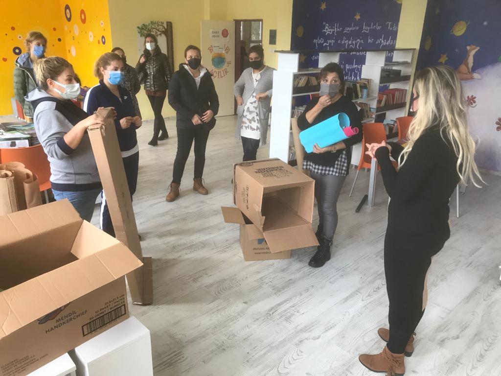 BasogretmenO's tweet photo. İzmir İl Milli Eğitim Müdürlüğümüzce yürütülen 'Geleceğin Yazarları Projesi' kapsamında,Başöğretmen Atatürk İlkokulu komisyonumuz,değerli velileri ile projemize uygun stand planlamasındalar. 
@tcmeb @izmir_ilmem @BalcovaMEM #İzmirMemGeleceğinYazarlari #geleceğinyazarlarıprojesi https://t.co/jT9J58j3M4