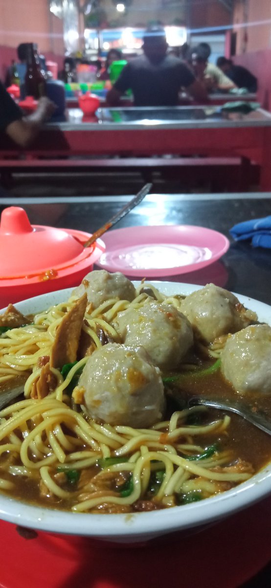 yolly_roy's tweet photo. Mie bakso babi. https://t.co/ta3ZcxlaY7