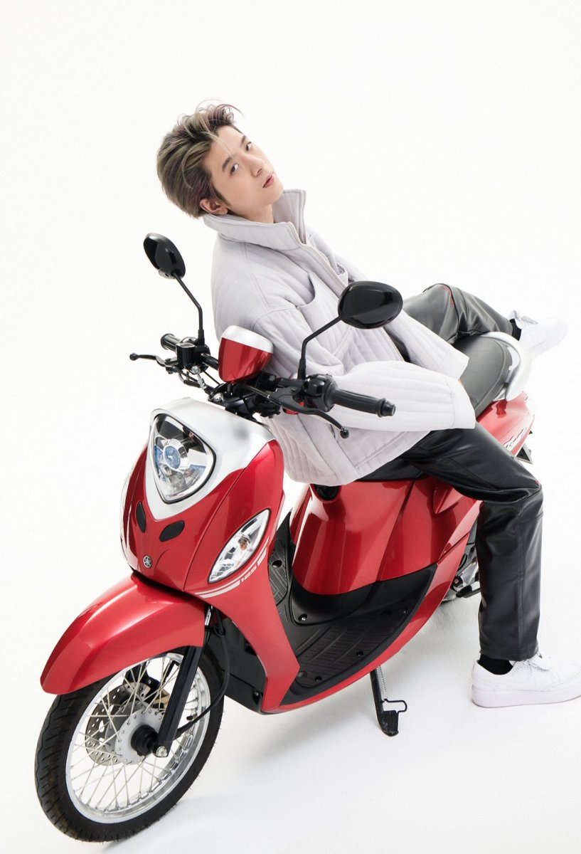 XXsivkfc's tweet photo. พีเซนเตอร์หล่อกับมอร์ไซค์ยี่ห้อคุณภาพ รถสวยประหยัดน้ำมัน
เครื่องแน่นไม่มีปัญหาจุกจิกต้องYamaha Fino125เท่านั้น❤ 

TRINITY x YAMAHA

#Yamaha #RevsyourHeart
#ItsAutomatic #Fino125
#TRINITY_TNT https://t.co/UNDHm3vQKX