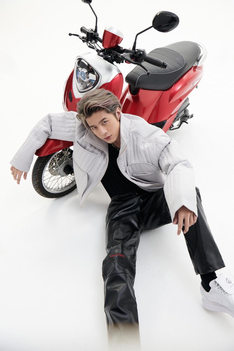 tppmsn's tweet photo. ลงความหล่อของปอร์เช่ไว้ เพราะเค้าหล่อมากกก🥺🔥🛵 https://t.co/fx63OskiT4