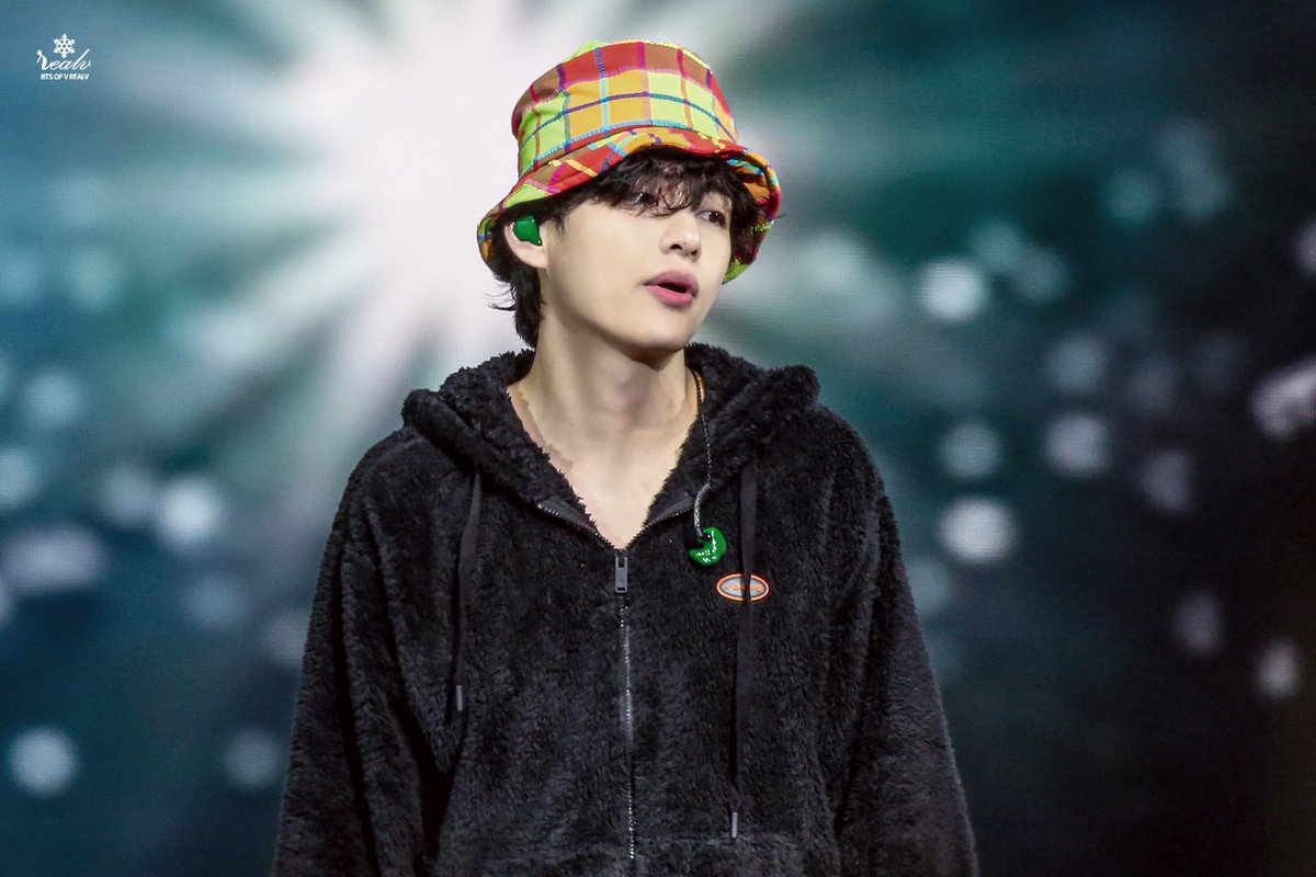 テテお誕生日おめでとう🦁🎉

小さい頃から、
ほんと笑顔も変わらないね😆💕
いつも明るいテテには
元気をもらってます✨
来年はテテやみんなに会えますように🙏