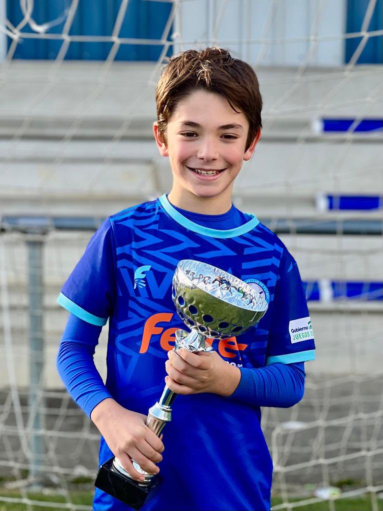 FerrerPedro1's tweet photo. Orgulloso de ti pequeño . 2 torneos ganados en 2 dias con tu club el @ComillasCF 2011 en Alegria y con la @RealSociedad en Vitoria .
Muchas gracias por las oportunidades y sobre todo por las grandes experiencias vividas .
Tu esfuerzo diario tiene recompensa .
Feliz 2022 y Salud https://t.co/N1pUloHhlo