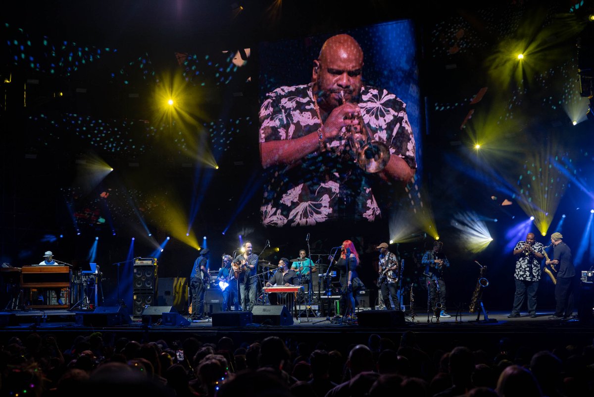 davematthewsbnd's tweet photo. Despite de circumstances of not having Carter Beauford &amp; @SLessard due to COVID, @davematthewsbnd didn’t disappoint the fans and performed 3 historic nights at @GorgeAmphitheat w/ alternative band formats. Special thanks to all musicians who stepped up and helped the band! https://t.co/Lf3HHJSK78