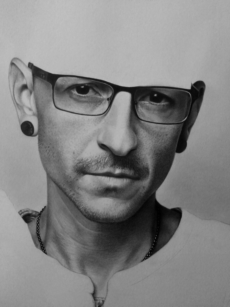 Work in progress

#wip #pencildrawing #artistontwittter #drawing #wipdrawing #ChesterBennington #ripChester #LinkinPark