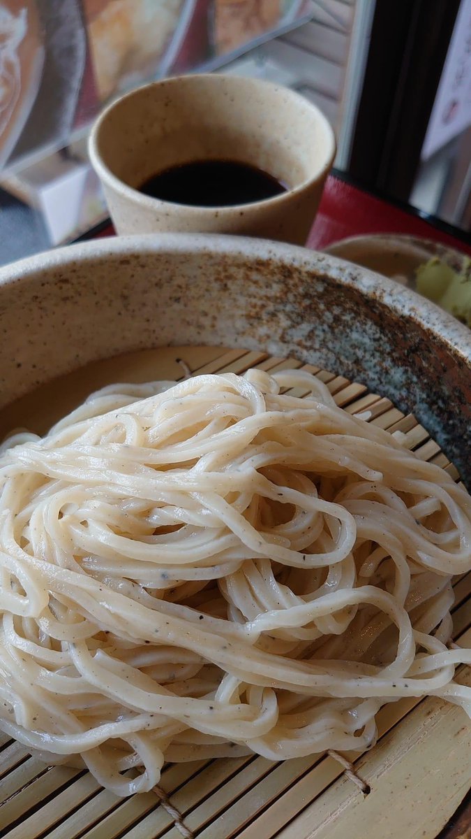 gen_soba's tweet photo. 限定、絃の麦盛り(うどん)
かけ、釜玉、合盛り、冷やかけ等
明日は店頭にて
持ち帰り年越し生そば販売
致します

大晦日10時から17時まで営業
来春は2日より営業致します
宜しくお願い致します

#立ち喰い蕎麦絃 https://t.co/Qa3WidlGAN