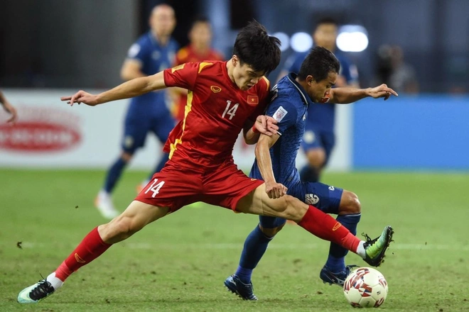 MarcusJunno's tweet photo. Thai reporter: 'Hoang Duc needs to go abroad'
Reporter Udomsak Paktanapong said that the Vietnamese midfielder needs to go abroad to play with the first destination being Thailand to develop his career. https://t.co/MLX4d6jdAO