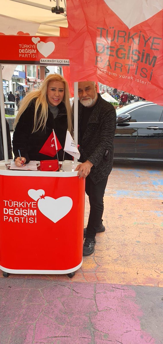 Yeni üyelerimiz Türkiye değişim partisine hayırlı uğurlu olsun emeği geçen başta başkanım Metin Üreyişli İl başkan yardımcısı Başar Akıncı Sarıyer ilçe başkanı Murat Kemer Başkanım ve Sarıya kadın kolları başkanı Berna Özdemir’e Desteklerinden dolayı teşekkür ederiz
<a href="/M_Sarigul/">Mustafa Sarıgül</a>