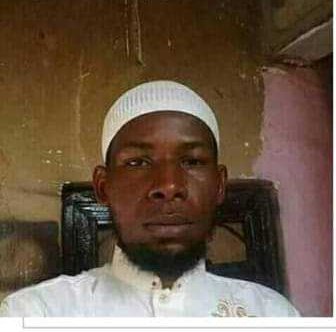 SaharaReporters's tweet photo. Popular Buhari Supporter Who Vowed Not To Leave The President Dumps Him After Bandits Abducted Five Of His Brothers | Sahara Reporters https://t.co/r6ukbeSwPi https://t.co/8cQ4NpgGQk