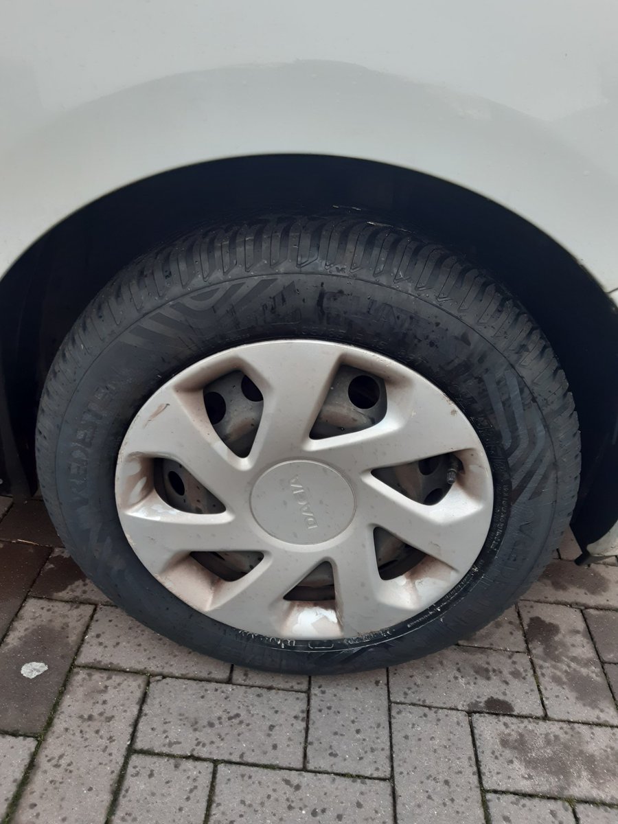 Nieuwe rubbers voor, meteen maar weer voor all season gegaan.