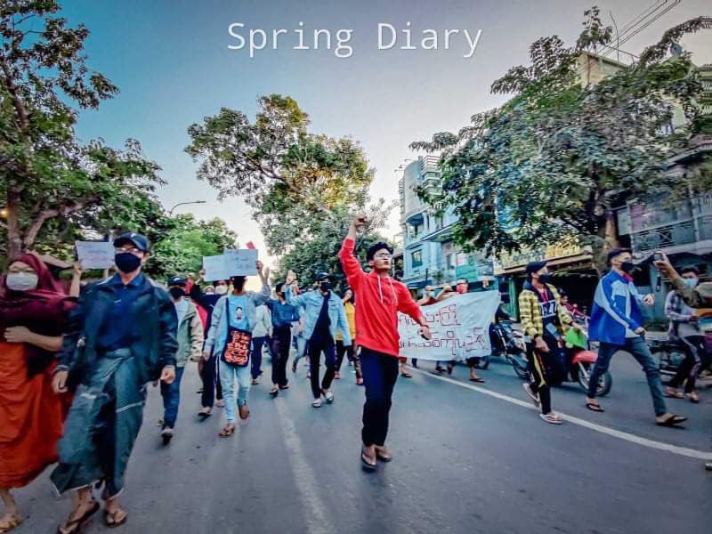 afcc_mdy's tweet photo. "နှစ်သစ်ကိုလည်းကြို ဖက်ဆစ်ကိုလည်းဖြို"

၈၄လမ်းမပေါ်ထိ ပြန်လည် ချီတက်လာကာ

စစ်ခွေးကြောက်တဲ့ ဟစ်ကြွေးသံတွေနဲ့အတူ 

ချီတက်ခဲ့တဲ့ မန္တလေးအင်အားစု သပိတ်စစ်ကြောင်း

မန္တလေး၊ဒီဇင်ဘာလ၊၃၀ရက်

Photo - Spring Diary, Poison

#အရေးတော်ပုံ_အောင်ရမည်

#AFCC_MDY #MSF #WhatsHappeningInMyanmar https://t.co/W6DsCy28sT