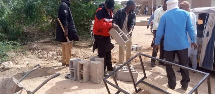 Obianou's tweet photo. Semaine d'action citoyenne à l'école OBITARA d'#Agadez en continue.
#Bénévolat #CercleDev #Agadez https://t.co/bdwQzFOOb5