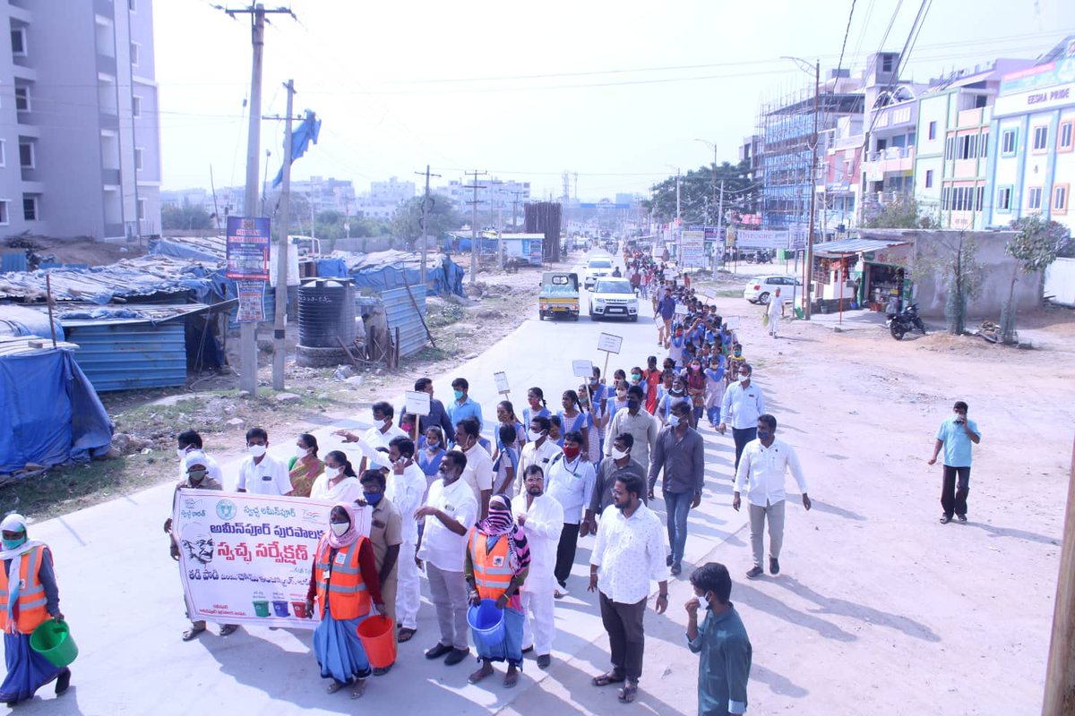 PanduThummala's tweet photo. స్వచ్ సర్వెక్షన్ 2022 లో భాగంగా ఈ రోజు అమీన్ పూర్ పురపాలక సంఘ పరిధిలో గౌరవ శ్రీ తుమ్మల పాండురంగా రెడ్డి మున్సిపల్ ఛైర్పర్సన్ గారి అధ్వర్యంలో zphs విద్యార్థుల తో కలిసి KGR సర్కిల్ నుండి మున్సిపల్ కార్యాలయం వరకు ర్యాలీ నీ నిర్వహించడం జరిగింది. @GMRMLAPTC @AmeenpurM @trsharish https://t.co/R1ePoEONHm