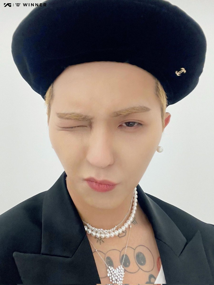 smharchive's tweet photo. Pretty chanel boy mino ✨ https://t.co/yjWw4zBpHt