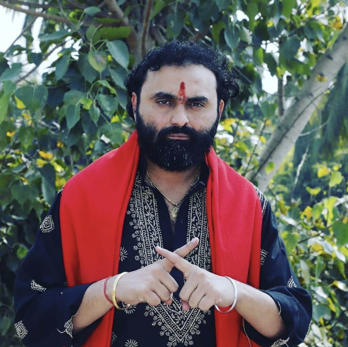 Chhotedada's tweet photo. 31st को ईस्ट इंडिया कंपनी आई
हिंदुस्तान में गुलामी लाई
और तुमने 31st मनाई
शर्म करो ऐ, भारतीय - तुमने अपनी बुद्धि नहीं चलाई?

#SayNoTo31December #NewYear2022 https://t.co/XBpXGZuxFD