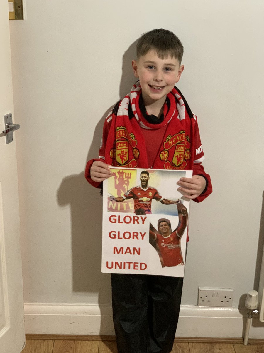 bigben1386's tweet photo. Glory glory @manutd not the best night for his first match but this rain won’t stop us having fun, super excited to see his hero @MarcusRashford 👊 https://t.co/3rl90Vx8fn