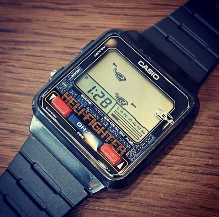 gordocircuito's tweet photo. Les traigo lo último de #Casio en #smartwatch 😂
#RetroGordo #Flashback #CasioHeliFighter https://t.co/pKtHqyuWuq