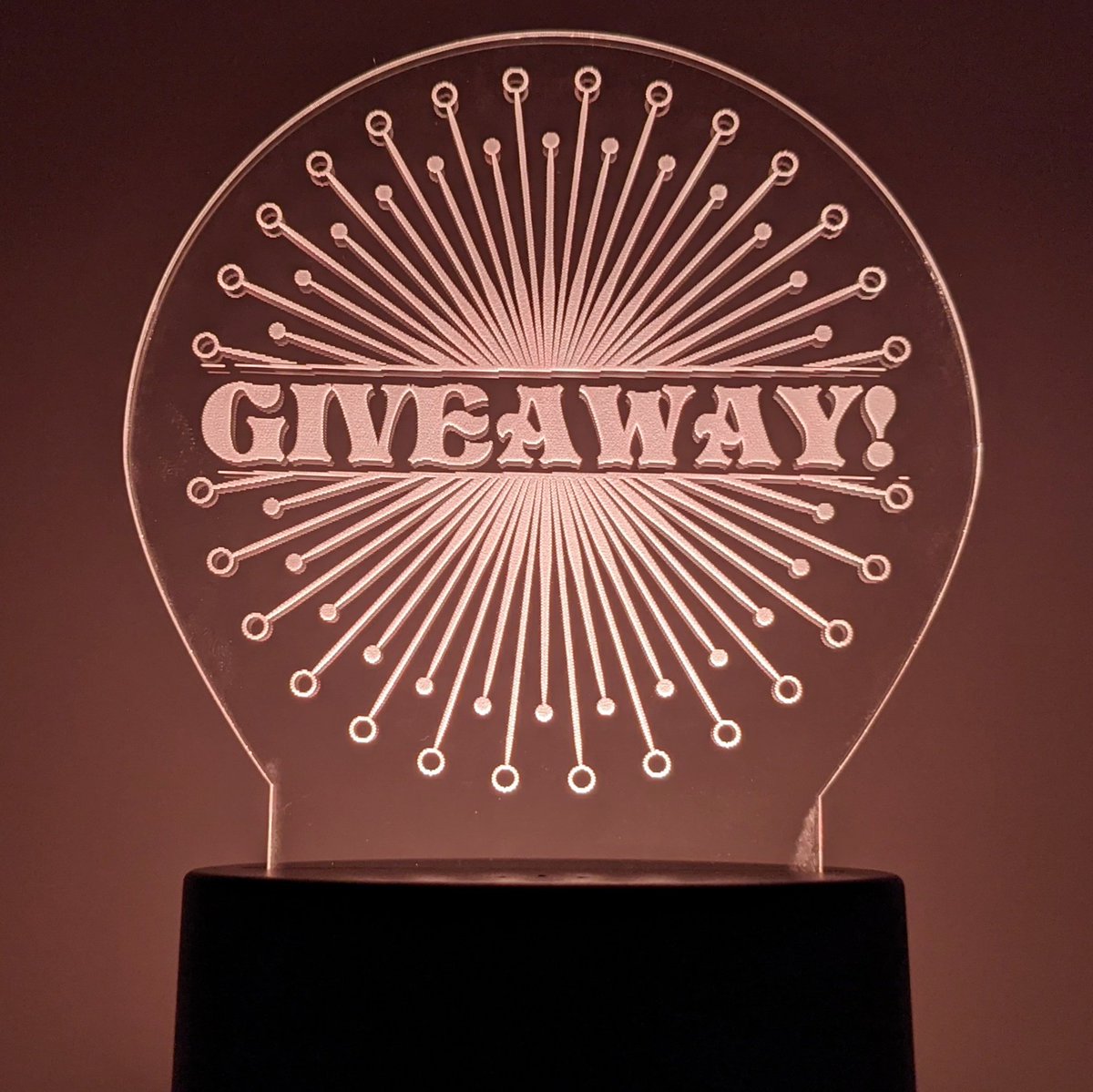 🚨GIVEAWAY🚨

To celebrate selling over 500 lamps in 2021, I'm giving yall a chance to win a custom one for themselves! 

Follow and RT = 1 entry/account✨A separate giveaway will be on my Instagram @ julian.art.infinite.

Winner announced after the NYE Countdown!