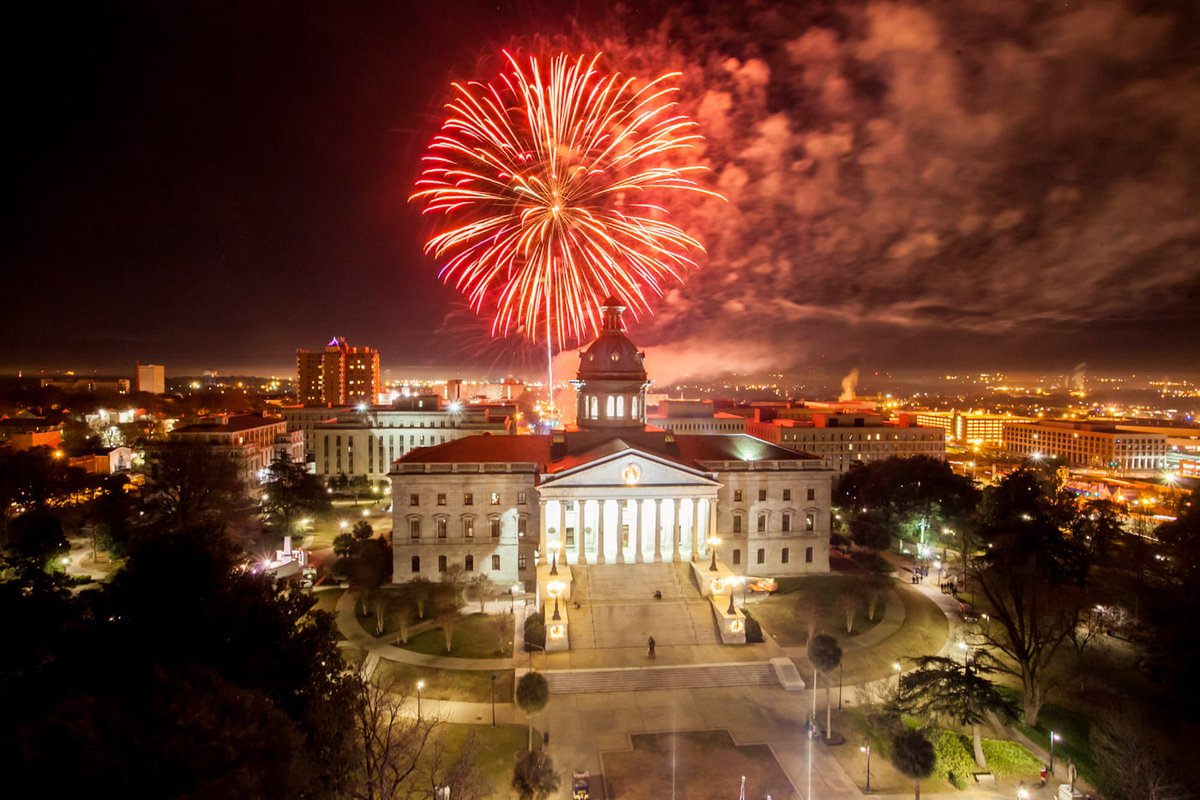 Thanks to Mayor <a href="/SteveBenjaminSC/">Steve Benjamin</a> there will be fireworks over the State House at midnight on New Year's Eve. Not a gathering but a fabulous display! #StayHealth #StaySafe #happynewyear 2022 🎆🎇
<a href="/CityofColumbia/">City of Columbia</a>