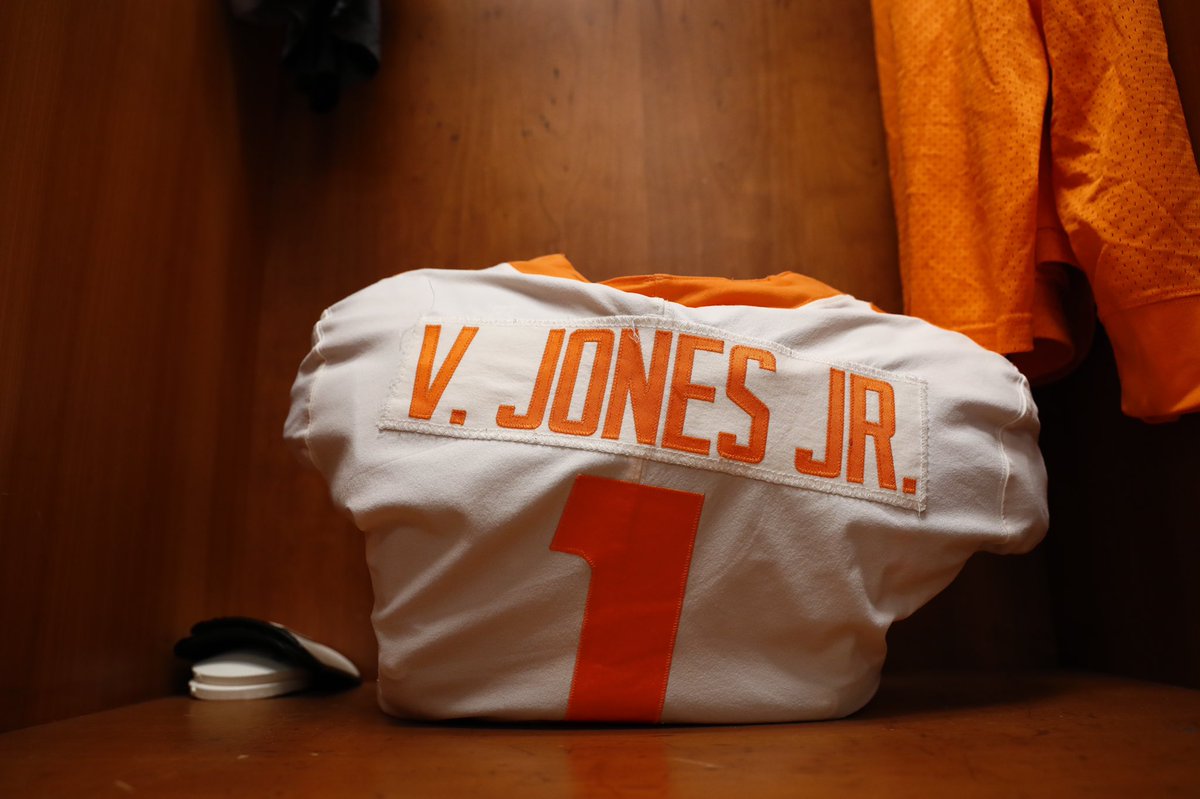 Vol_Football's tweet photo. Locker room looks. https://t.co/kj4hA25cgE