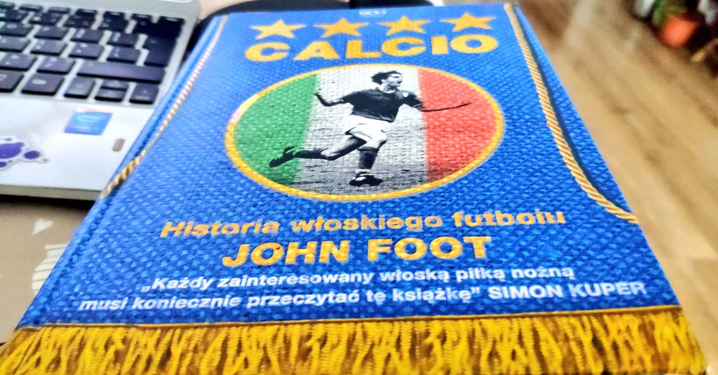 Sl_Partyka's tweet photo. "W środku grubego ciała tkwi szczupły człowiek..." 🎄
#calcio #johnfoot #Maradona 2021 #SQNOriginals #labotigapl #supermario #włoskarobota #Napoli https://t.co/ngVwwqxX7z