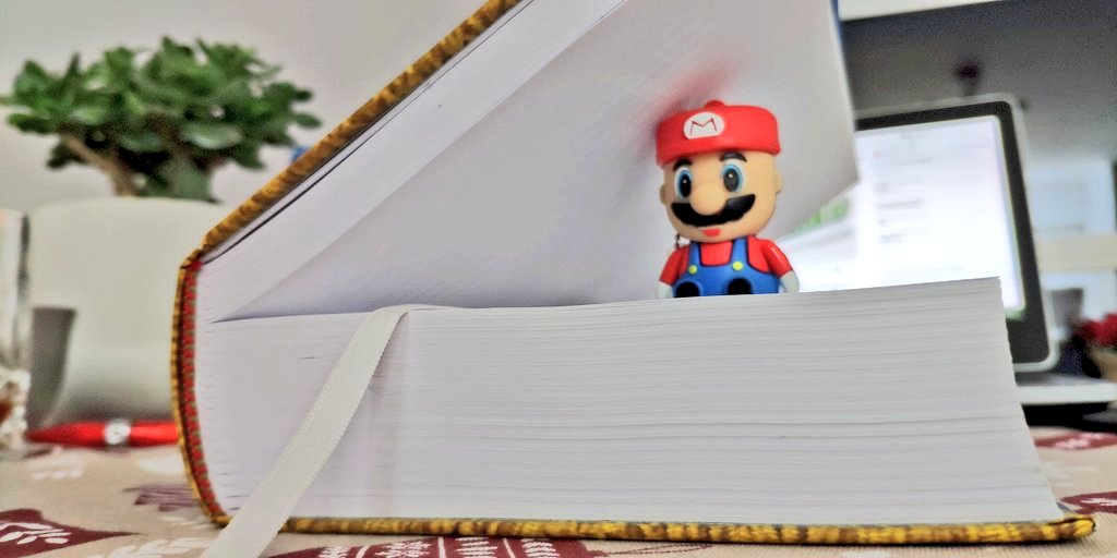 Sl_Partyka's tweet photo. "W środku grubego ciała tkwi szczupły człowiek..." 🎄
#calcio #johnfoot #Maradona 2021 #SQNOriginals #labotigapl #supermario #włoskarobota #Napoli https://t.co/ngVwwqxX7z