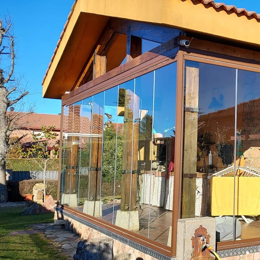 Levidrio's tweet photo. [Proyecto] Cierre de terraza con cortinas de vidrio Extendglass en vivienda unifamiliar.

#AmpliamosTuEspacioVital
#leonesp https://t.co/dSuPJG2oMX