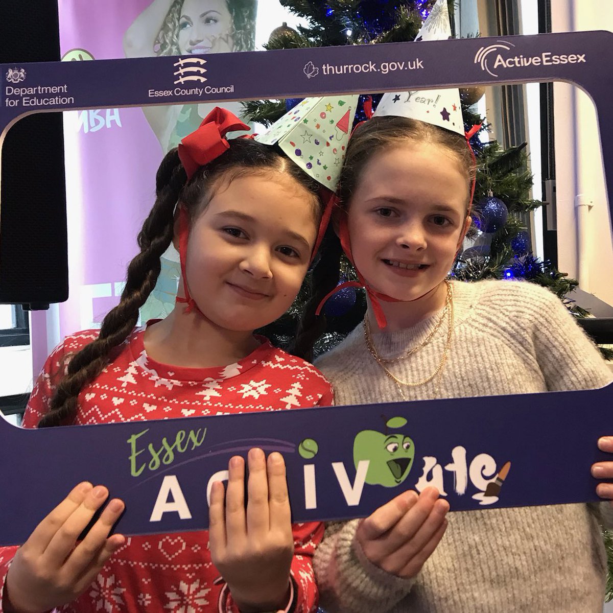 ArtsOutburst's tweet photo. Today was our end of year party with #Haf2021 @EssexActivAte - we had lots of games and activities including calendar making and karaoke. We had a wonderful show by circus performer and magician Arthur and fantastic party food supplied by Feast! https://t.co/8EClPA4BhU