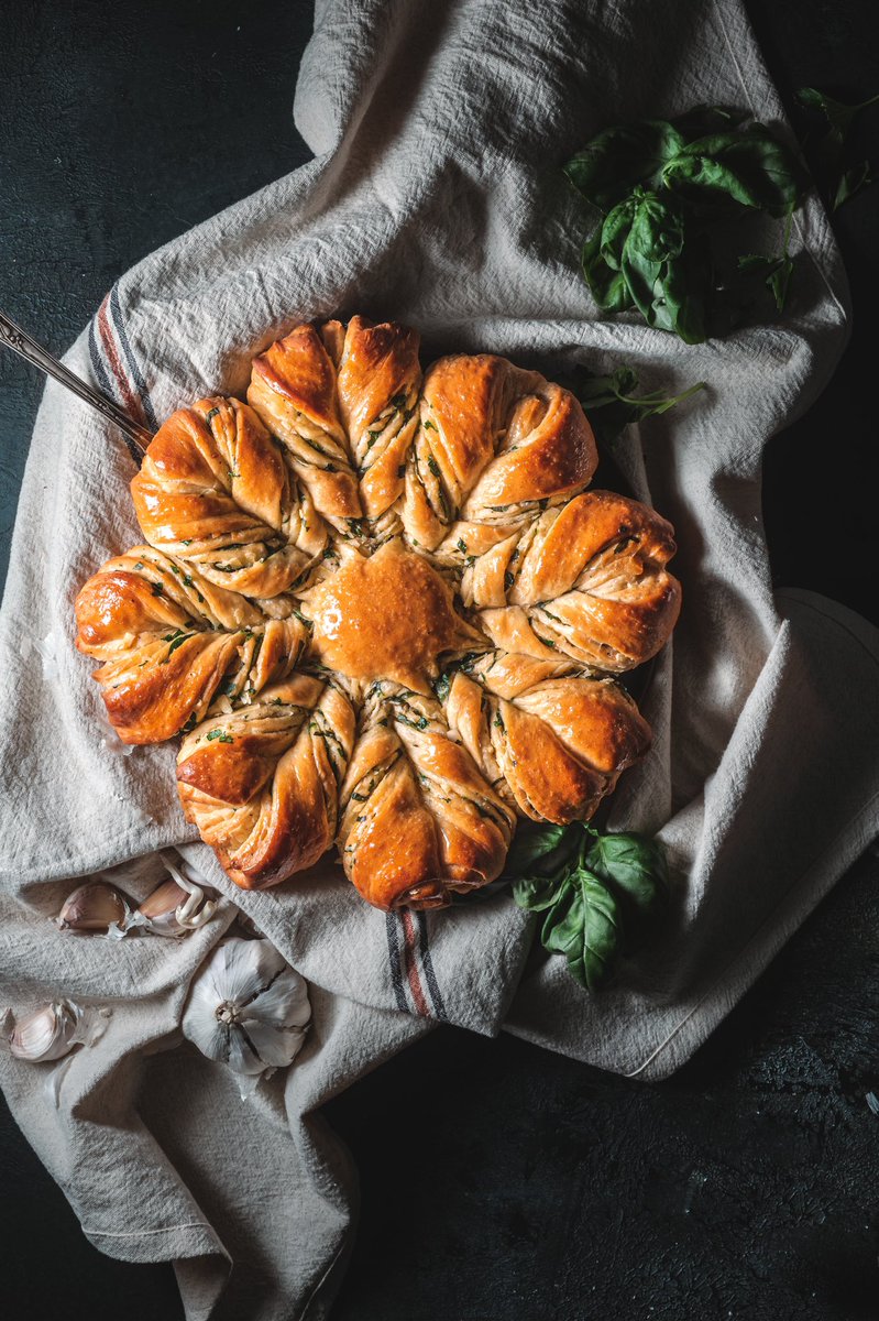 livveganstrong's tweet photo. my dream is to make vegan recipe blogging and food photography my whole life. I feel so defeated right now but am hopeful that I can make it happen soon 🤍 https://t.co/XFpVg2ixXg