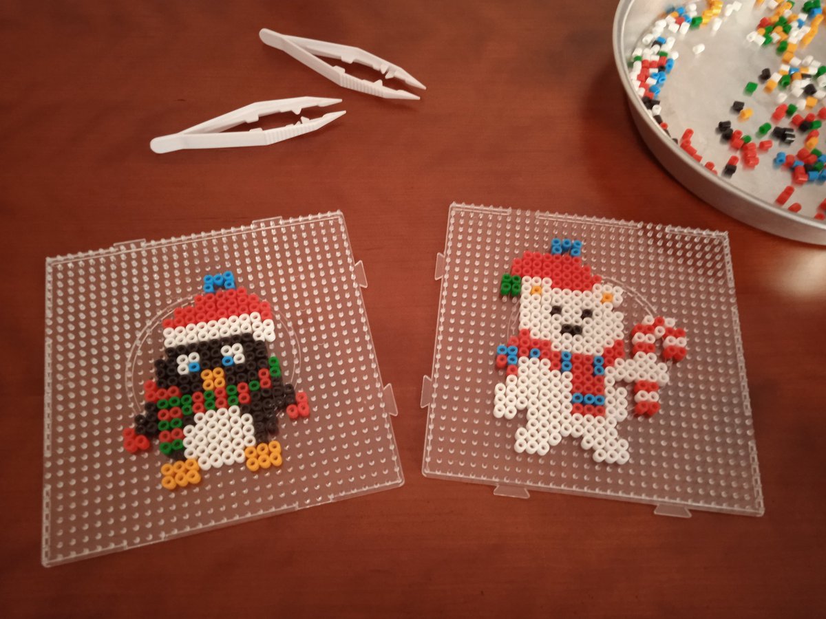 artdem83's tweet photo. Fun - Day #relaxing #beading #beads #pyssla #hamabeads #diy #crafts #Christmas https://t.co/rKuCtAfnQ9