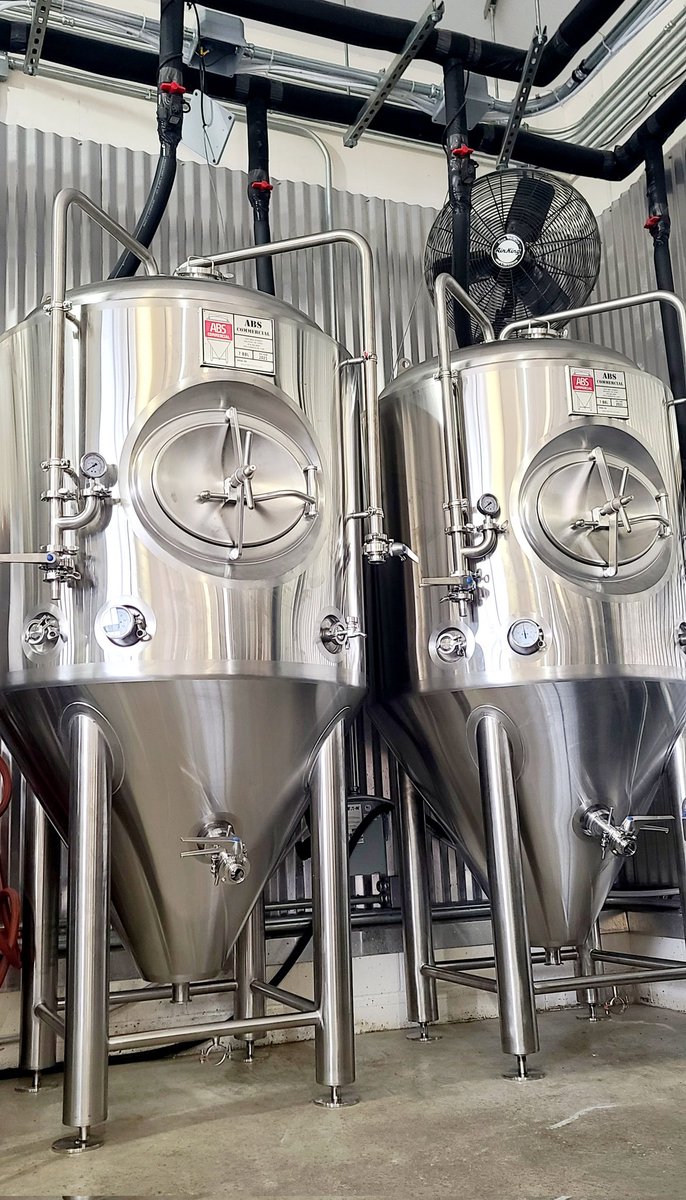 OakCityBrews's tweet image. Aw, snap!!!!!  TWO sparkling new fermenters and boiler were delivered TODAY!!!!  
.
More OCBC brews headed your way, cheers!
.
.
.
Side note: the forklift driver did a fantastic job 👏 
.
.
.
#OakCityBrews #expanding #morebeer #craftbeer #brewery