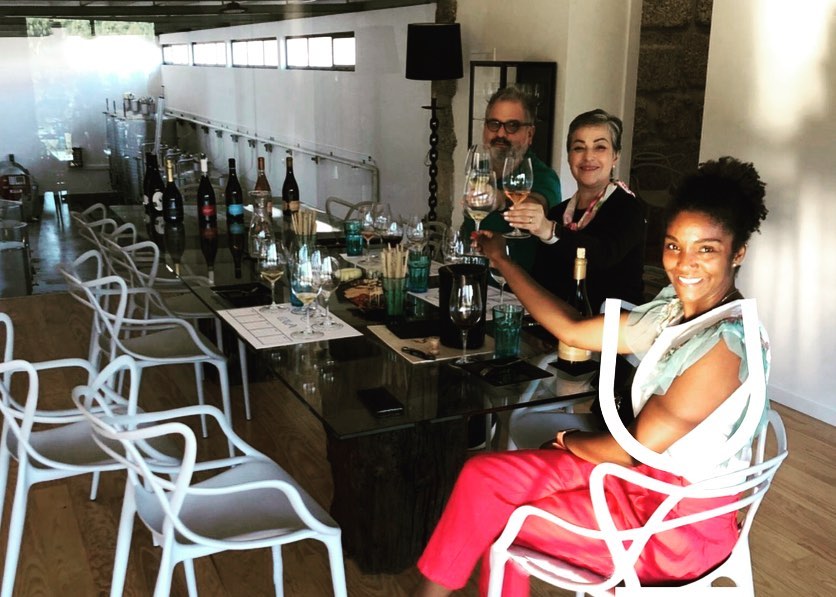 wine_alle's tweet photo. “Sem Igual” means “Without equal” - It was chosen to define a Vinho Verde that is different from the popular fizzy and sweet style, but still made with the local grapes.
@semigual100 is located in Lousada, about 35 minutes from Porto. 

#winetourism #winescape #partnership https://t.co/jgqpD8qvbf