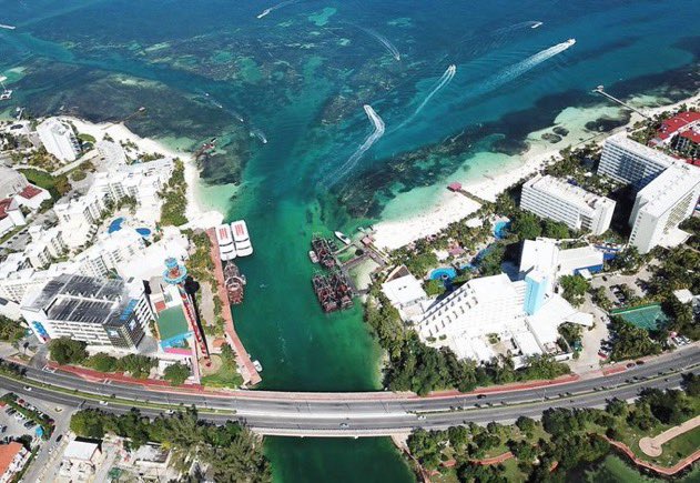 SECTUR_mx's tweet photo. Para los 5 destinos con mayor número de vuelos y asientos en el país, la programación 2022 es: 

☀️Para #Cancún:
56 mil 951 vuelos y 10 millones 505 mil asientos, con una derrama estimada en 11 mil 712 MDD. En 2019 se realizaron 48 mil 361 vuelos, con 7 millones 684 mil pasajeros https://t.co/AdzXyC5RQ6