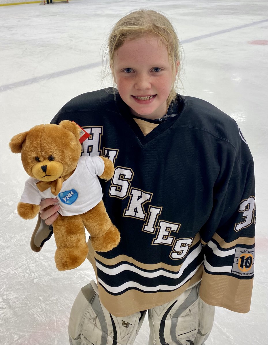 YouthHockeyHub's tweet image. Danglefest - 10B 

Shakopee's Madelyn FitzGerald (2G/1A) and Andover's Nora Hendrickson picked up Player of the Game honors after the Sabres' win on Thursday 

#Danglefest21
#YHH