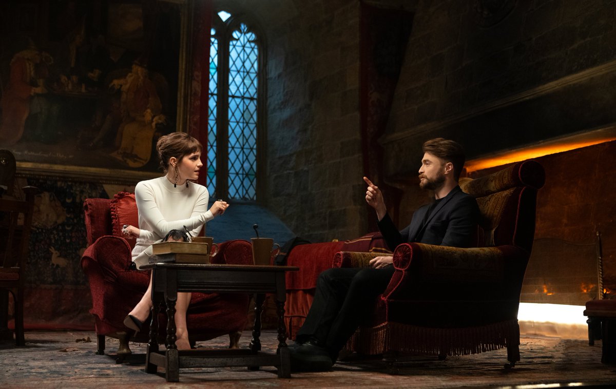streamonmax's tweet photo. Your favorite witches and wizards, back under one roof. #ReturnToHogwarts https://t.co/SzrIMUkBjY