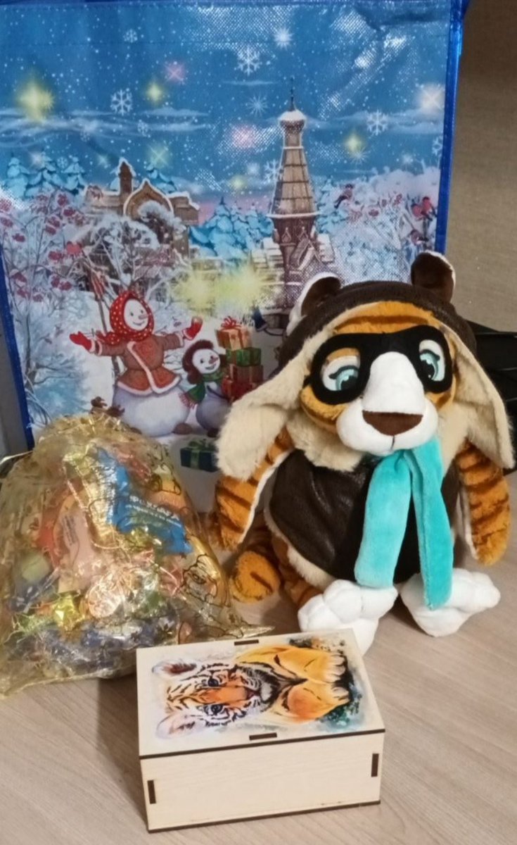 Поздравляем ученика 6 А класса Латковского Александра и его педагога Грибову Д.А. с победой в городском конкурсе «Самара. Дети. Новый год» в номинации «Лучшая новогодняя игрушка»! 
#Школа18Самара