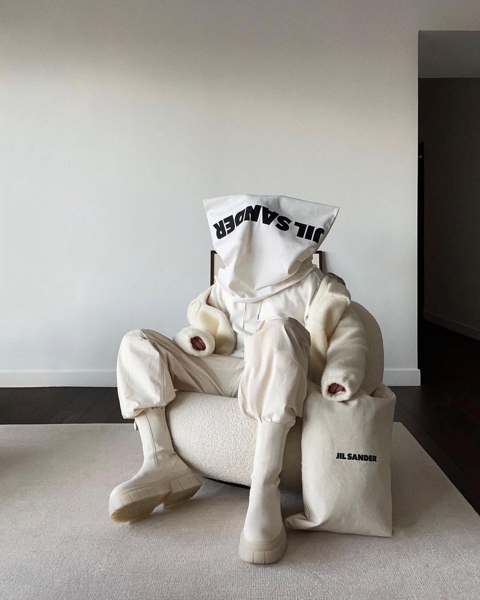korovaunrivaled's tweet photo. Faceless. Fashion. ☁️
Credit: @ MrMarcoMark (insta)
#pauseonline. https://t.co/Uv2FODSthT