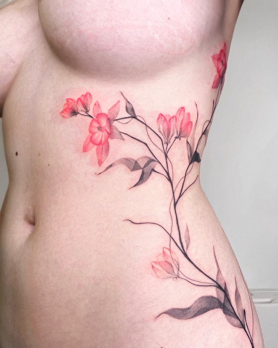 arteperdura's tweet photo. Magnolias pour Nina ✨
C’était son premier tattoo, elle rigole pas https://t.co/YEbeRyIGoL