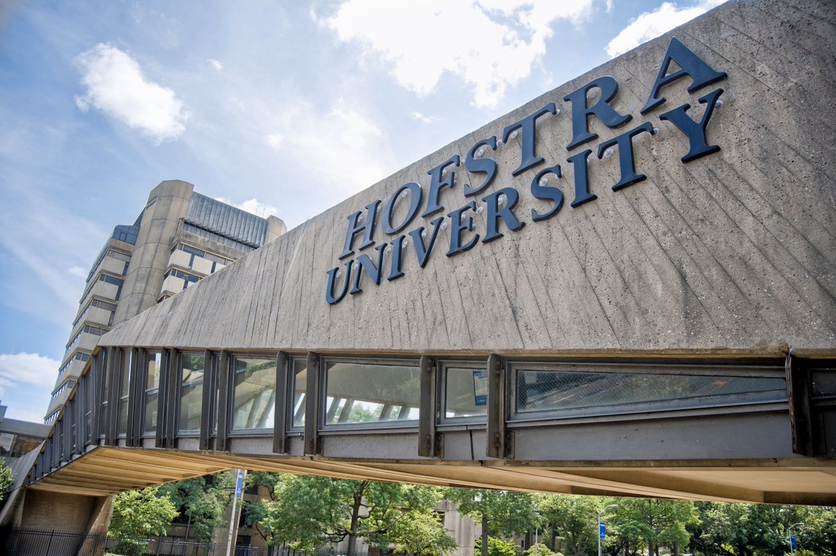 HofstraU's tweet photo. Join us on Jan. 4, 2022, at 6:00 p.m. for a Virtual Graduate Open House. At this event, you will have the opportunity to chat with faculty, learn about services and programs, and virtually tour our beautiful 244-acre campus! To learn more and RSVP visit: https://t.co/k43lsOubXA https://t.co/W5dehf4XQl