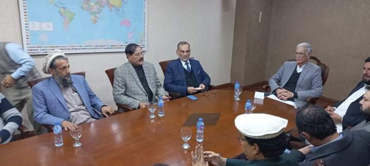 HamxaaTweets's tweet photo. پاکستان تحریک انصاف خیبرپختونخوا کے صوبائی صدر وزیر دفاع پرویز خان خٹک سے ہزارہ ڈویژن سے تعلق رکھنے والے ممبران صوبائی و قومی اسمبلی کی ملاقات
اجلاس میں بلدیاتی انتخابات فیز 2 کی حکمت عملی اور تحریک انصاف کو مزید متحرک کرنے کے حوالے سے تفصیلی گفتگو
#PKinAction https://t.co/pydeJorRiZ