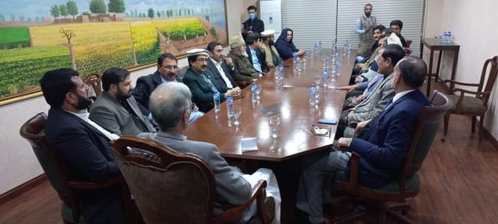 HamxaaTweets's tweet photo. پاکستان تحریک انصاف خیبرپختونخوا کے صوبائی صدر وزیر دفاع پرویز خان خٹک سے ہزارہ ڈویژن سے تعلق رکھنے والے ممبران صوبائی و قومی اسمبلی کی ملاقات
اجلاس میں بلدیاتی انتخابات فیز 2 کی حکمت عملی اور تحریک انصاف کو مزید متحرک کرنے کے حوالے سے تفصیلی گفتگو
#PKinAction https://t.co/pydeJorRiZ