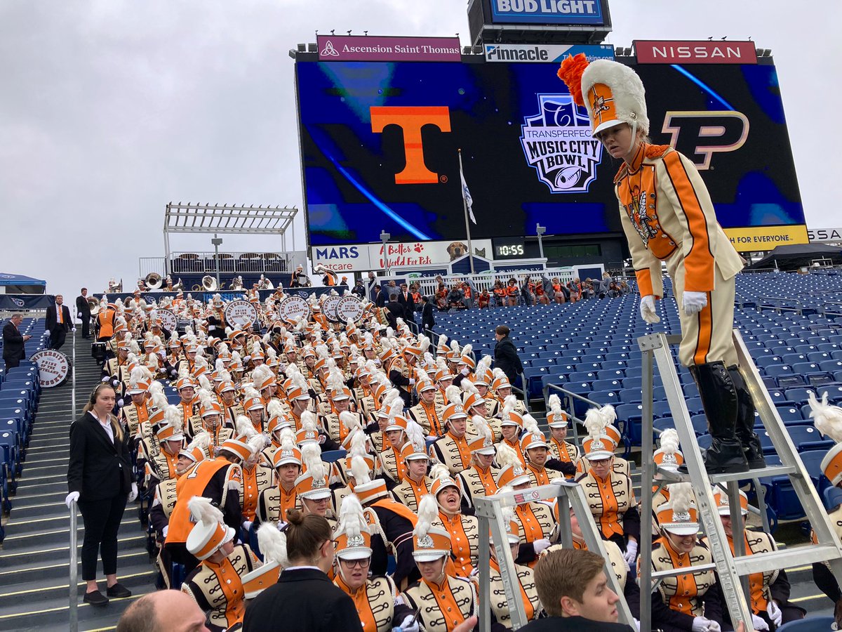 gregglover3's tweet photo. Yep hours ‘til kickoff of the @MusicCityBowl and the @potsband is set in @NissanStadium https://t.co/DK4qbRT2zZ