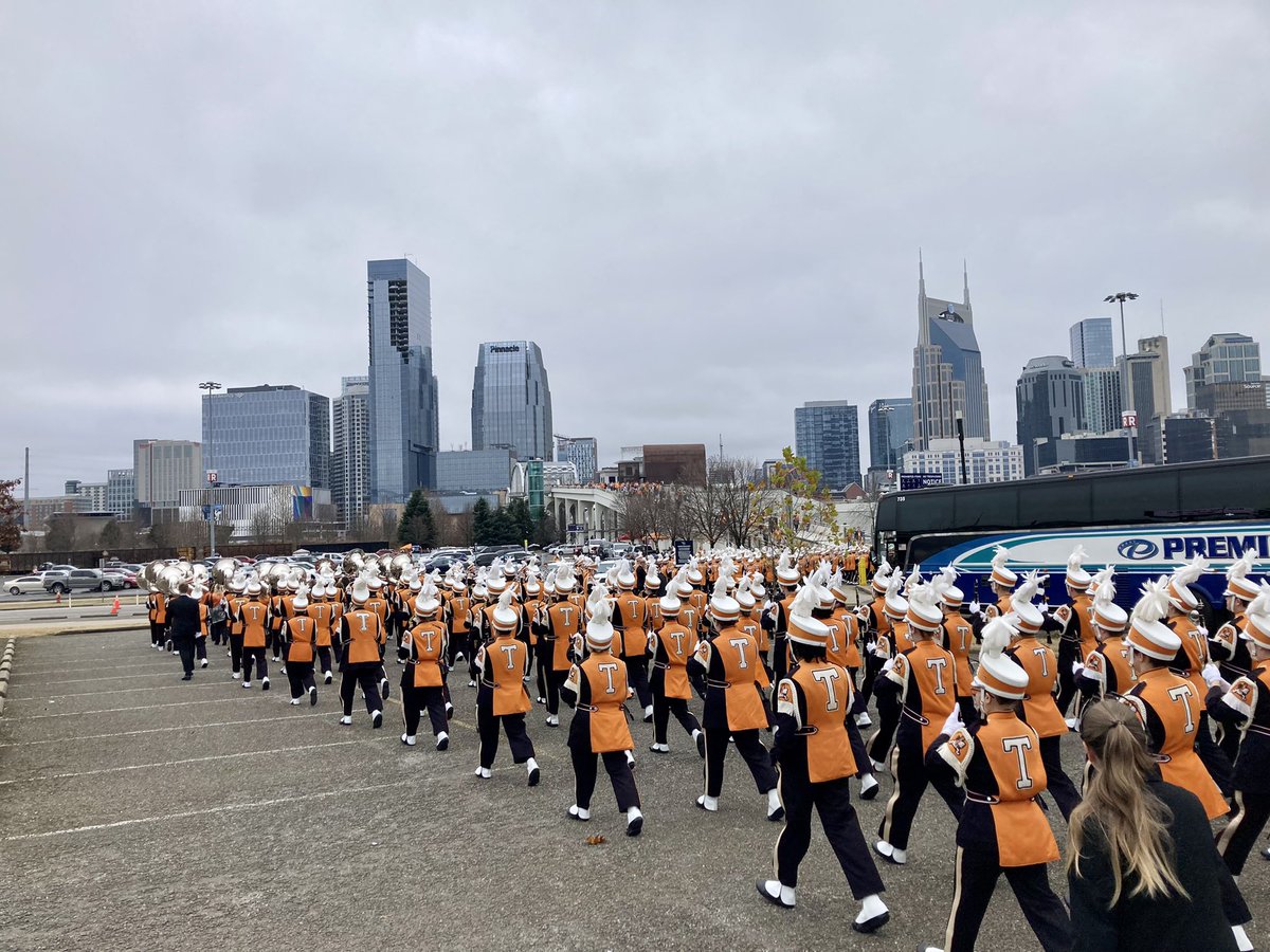 gregglover3's tweet photo. Yep hours ‘til kickoff of the @MusicCityBowl and the @potsband is set in @NissanStadium https://t.co/DK4qbRT2zZ