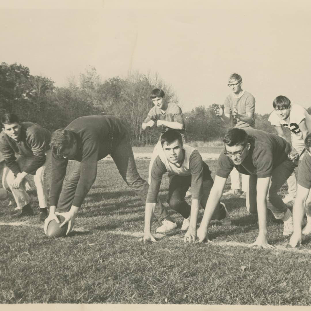 GVSURecWell's tweet photo. Throwback to some IM Football in the 1960s!
#GVSU #GVRecWell #IntramuralSports #TBT
π·: GVSU Archives https://t.co/4a4WxBcpyN