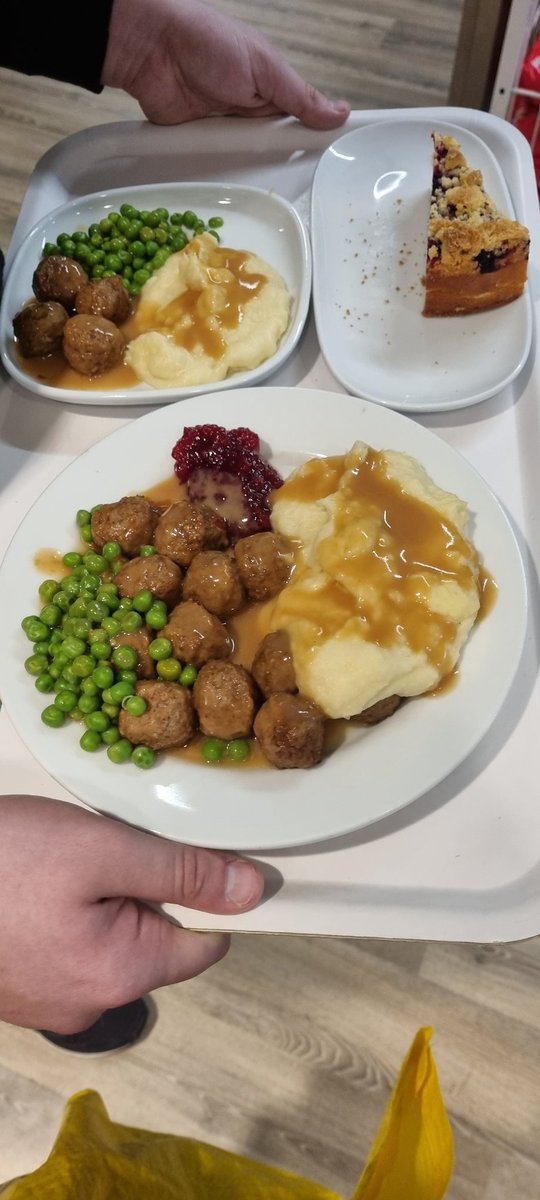 First time in IKEA means I finally get to have some Swedish Meatballs 😍😍