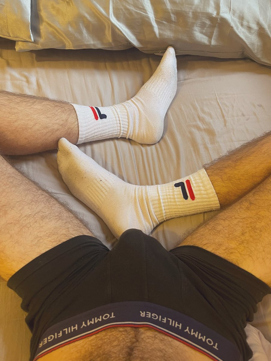 Twinkinsockss's tweet photo. Good morning sluts, RT if you’d happily get your head in between my legs 👀 https://t.co/eSVluKMCFC