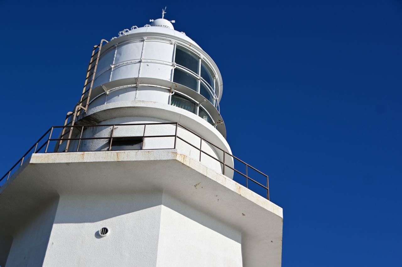 吠えるモデルガン 映画 バトル ロワイアル 00年 下に飛び降りた榊祐子 演 日向瞳 を七原秋也 演 藤原竜也 が見つける灯台 バトル ロワイアル 剣崎灯台 ロケ地 三浦市 日向瞳 藤原竜也 深作欣二 深作健太 T Co Vnzkth5fyc Twitter