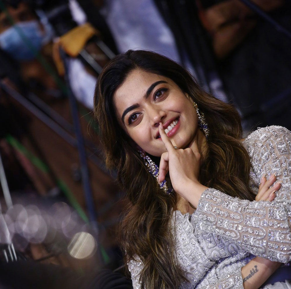 RMKFC's tweet photo. my gorgeous cupcake @iamRashmika ❤️

#5GloriousYearsOfRashmika
#RashmikaMandanna https://t.co/DZZpBbeq6P