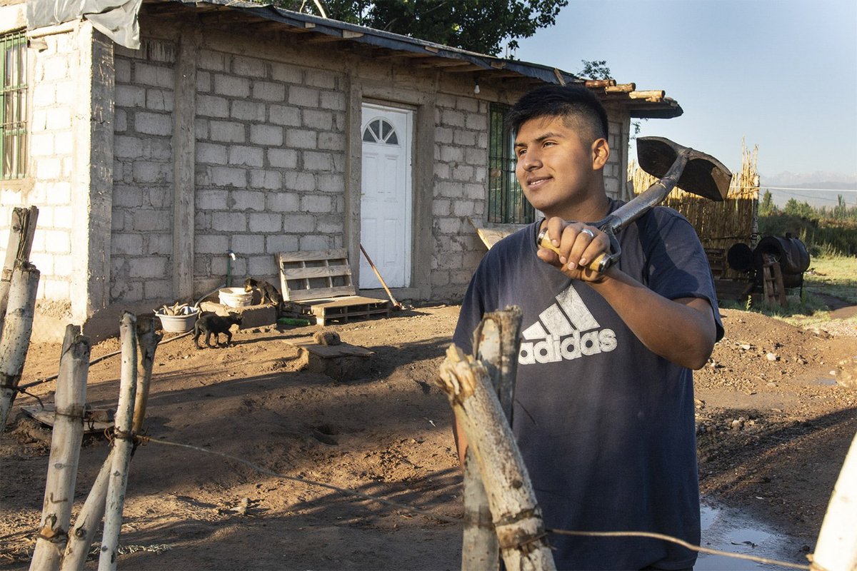 caritasmendoza's tweet photo. Agradecemos a @CaritasAR por el premio en el Primer Concurso Fotográfico: HISTORIAS DE VIDA EN CARITAS habiendo obtenido el primer puesto con la fotografía de @kikigarciaok y la historia de "Rodrigo y su hogar" 
 
¡Gracias! https://t.co/LVTI6gBzmG